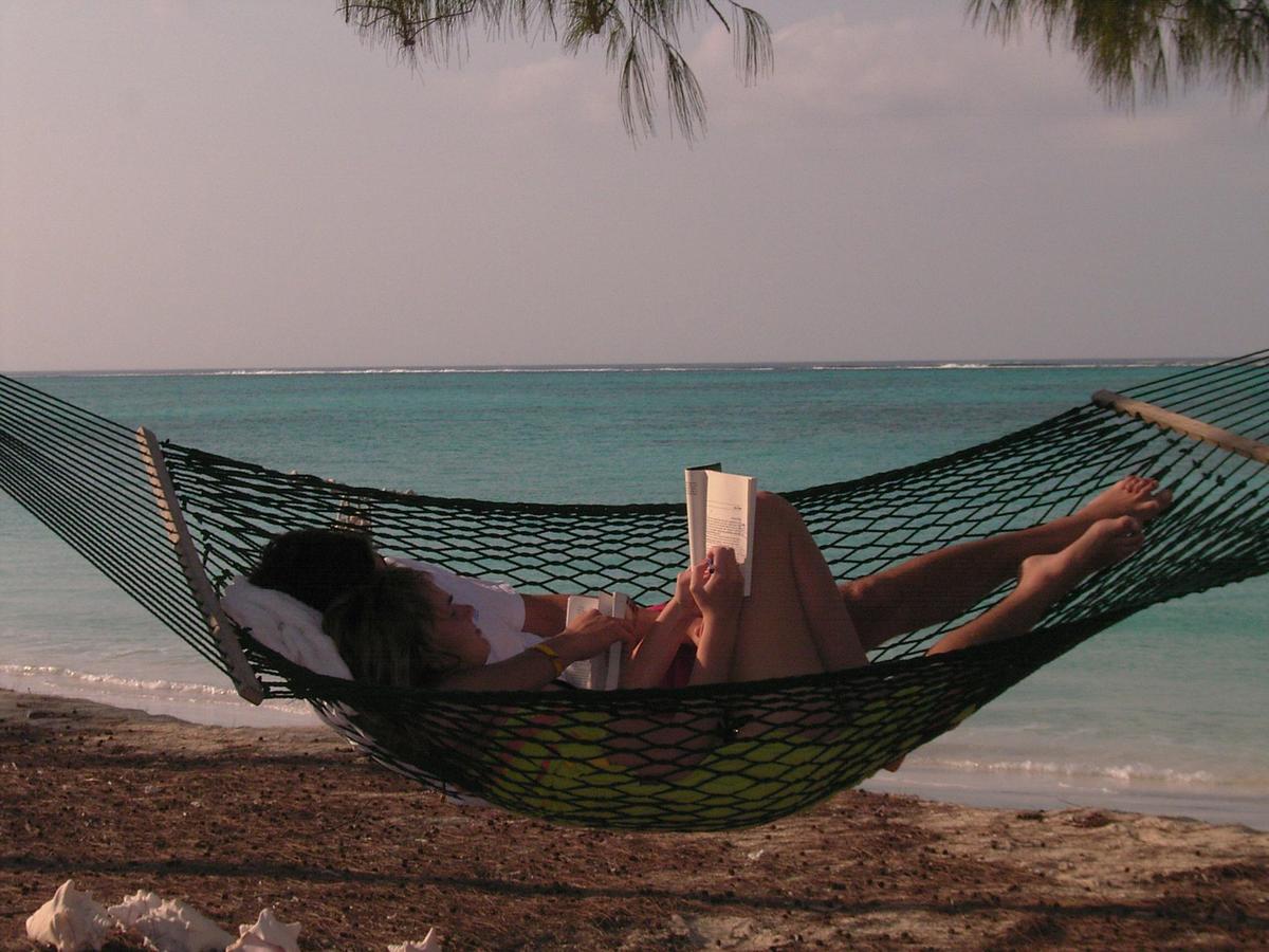Hollywood Beach Suites Turks And Caicos Whitby エクステリア 写真