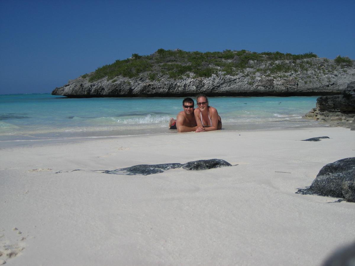Hollywood Beach Suites Turks And Caicos Whitby エクステリア 写真