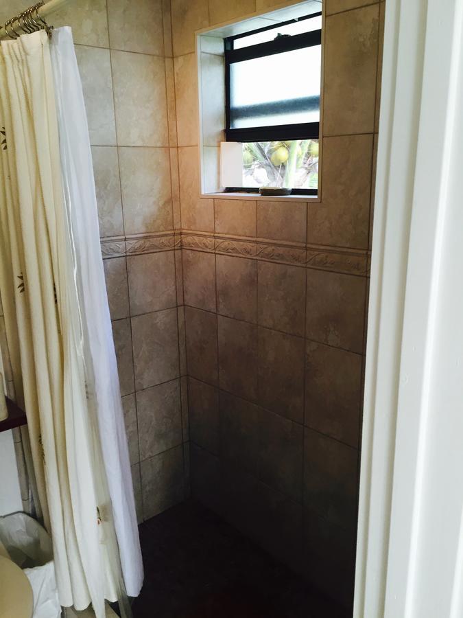 Hollywood Beach Suites Turks And Caicos Whitby エクステリア 写真