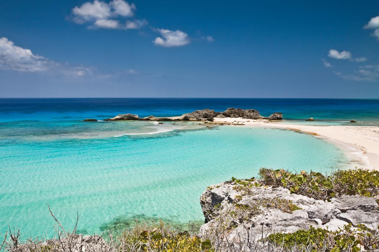 Hollywood Beach Suites Turks And Caicos Whitby エクステリア 写真
